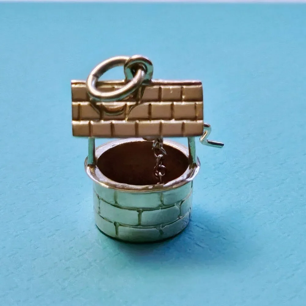 RARE Vintage Tiffany & Co. 14k YG Wishing Well Love Enamel Heart Charm Pendant. - Picture 4 of 8